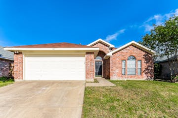 717 Somerset Dr Cedar Hill, TX 75104